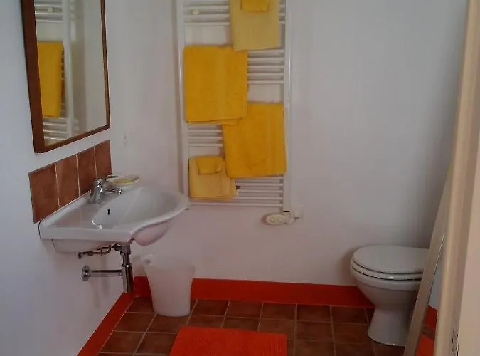 Mirabel Bed & Breakfast 4*